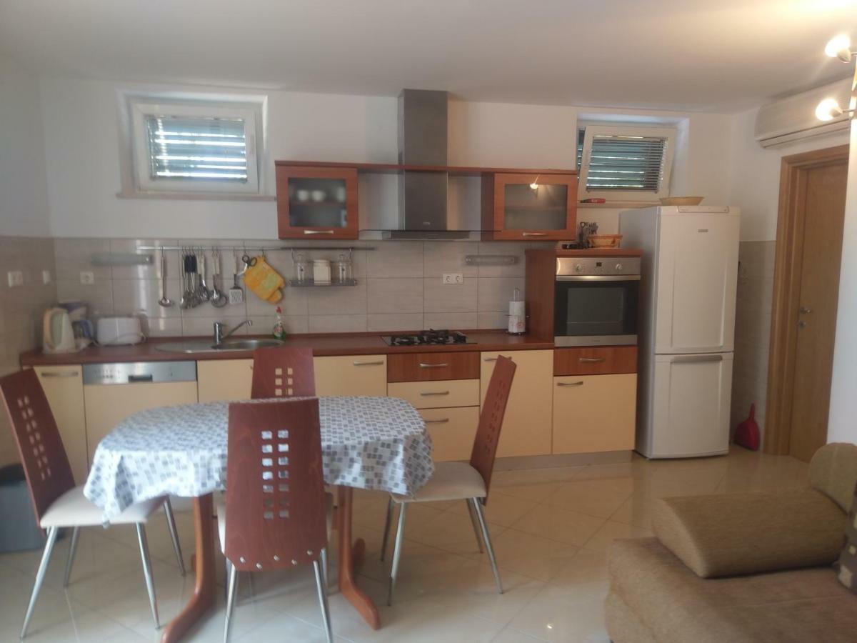 Apartment Lucija Betina  Dış mekan fotoğraf