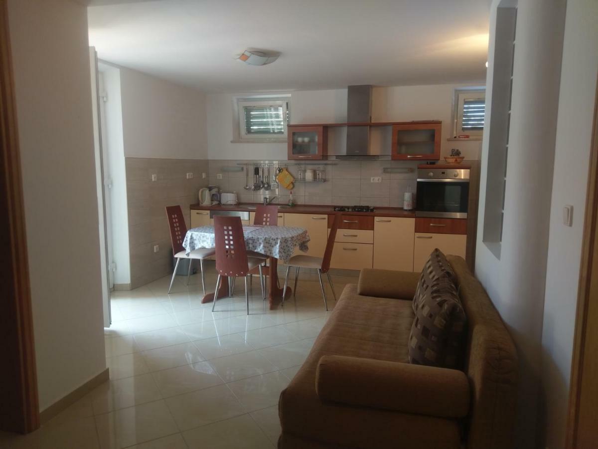 Apartment Lucija Betina  Dış mekan fotoğraf